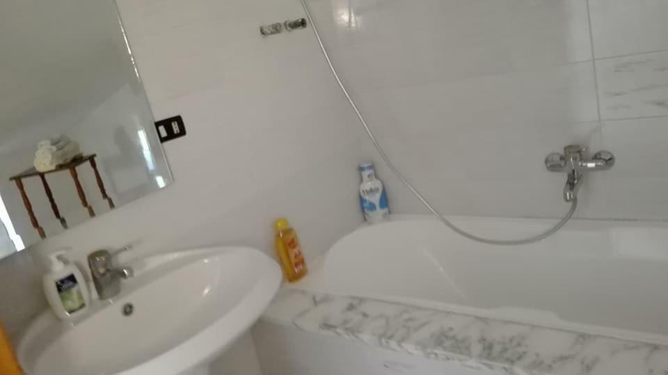B&B Sentiero Romantico 이볼리 외부 사진